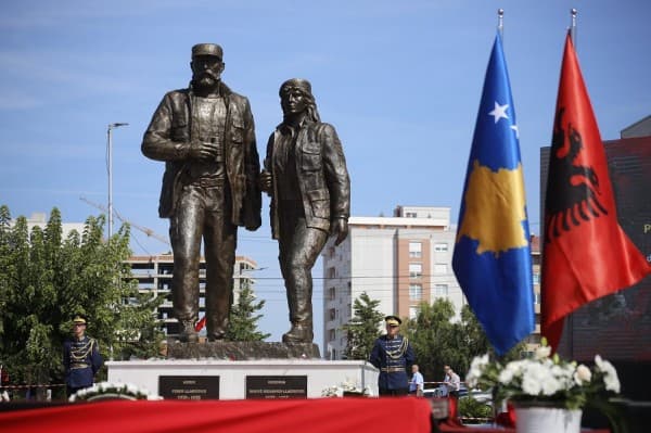 25 vjet nga rënia e Fehmi dhe Xhevë Lladrovcit
