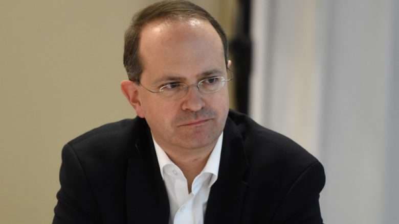 Weber për dialogun: Presionet s’do të sjellin dobi, Kosova me paraqitje jostrategjike
