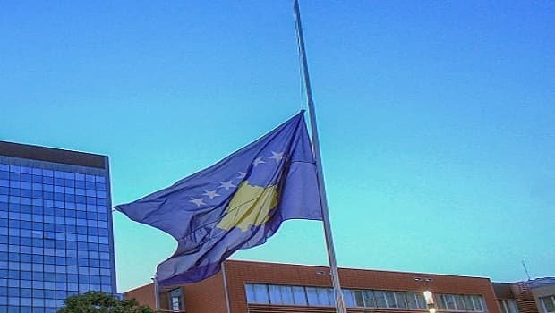 Ditë zie në Kosovë për nder të policit Afrim Bunjaku, flamujt ulen ne gjysmështizë