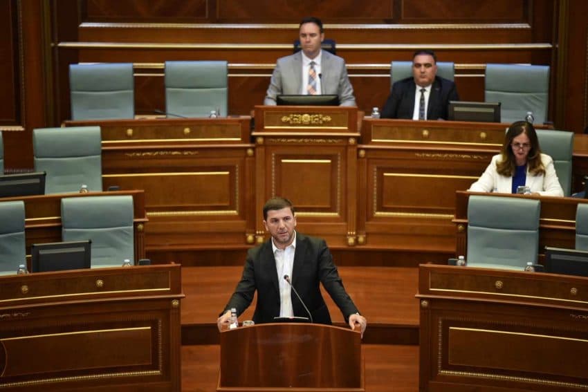 Krasniqi: Serbia e përfshirë në sulmin terrorist në veri, të intervenojnë aleatët