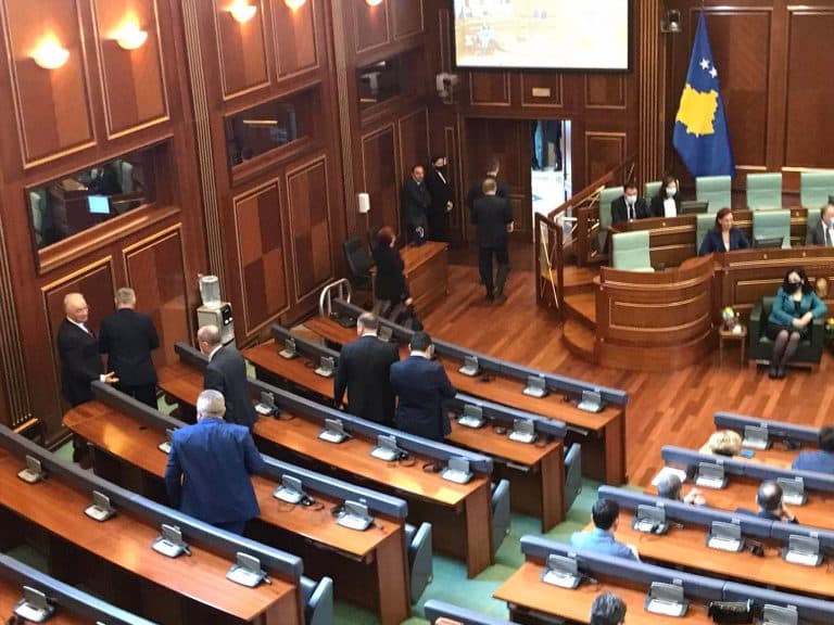 Opozita më 4 shtator thërret seancë të jashtëzakonshme për librat shkollorë