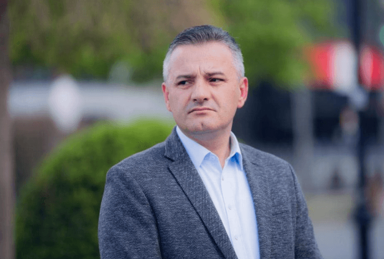 “Bashkarisht t’i përgjigjemi Serbisë, ia kemi borxh dëshmorëve”, reagon Bekim Jashari