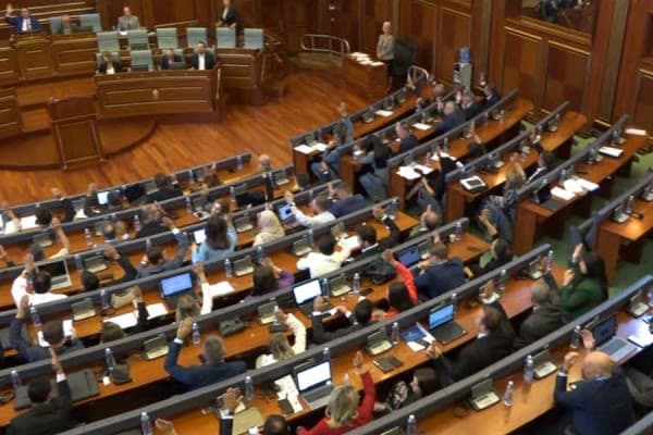 ​Dështon votimi i projektit “Rehabilitimi i linjës hekurudhore 10 B”