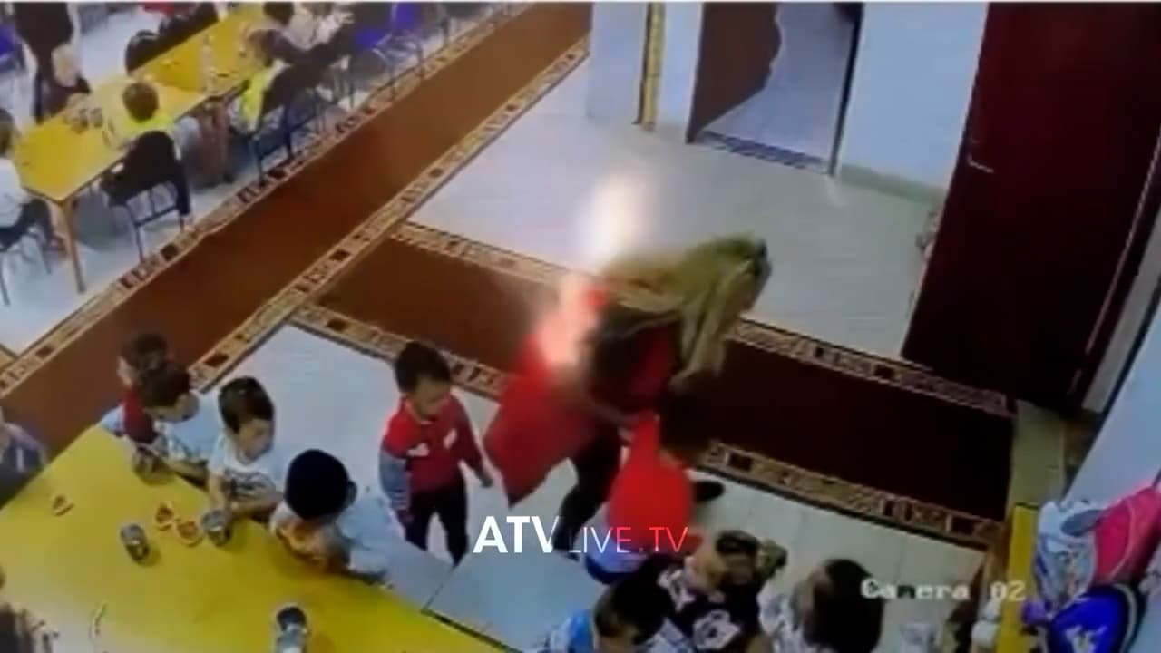 Keqtrajtimi i trevjeçarit në çerdhe, ndalohen dy edukatore për 48 orë