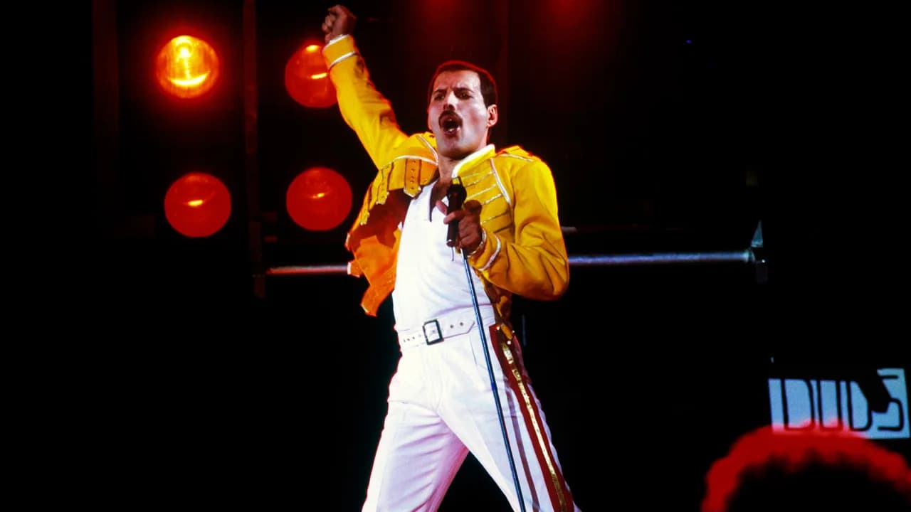 Shitet pianoja e Freddie Mercury në vlerë prej 2.2 milionë dollarë