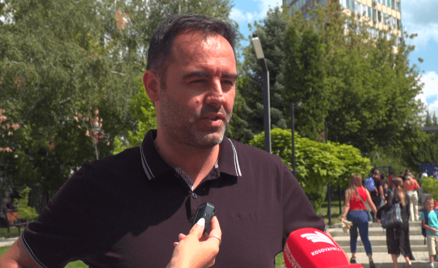 ​Konjufca: Vendimi për librat mund të jetë i vonuar