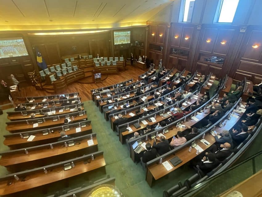 Nuk votohet Rezoluta e AAK-së për punën dyvjeçare të Qeverisë