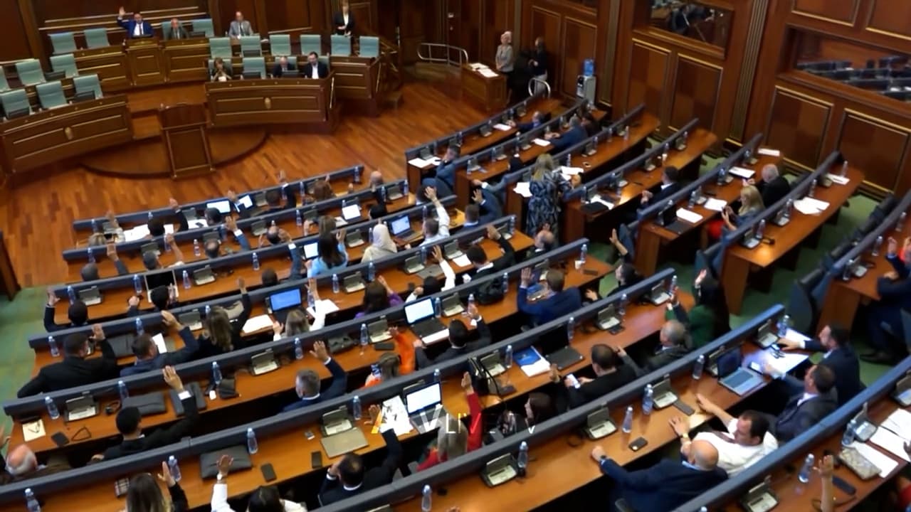 Vetëvendosje s’heq dorë, kundërshton amendamentet për sigurimin shëndetësor dhe pensionimin e parakohshëm për Policinë