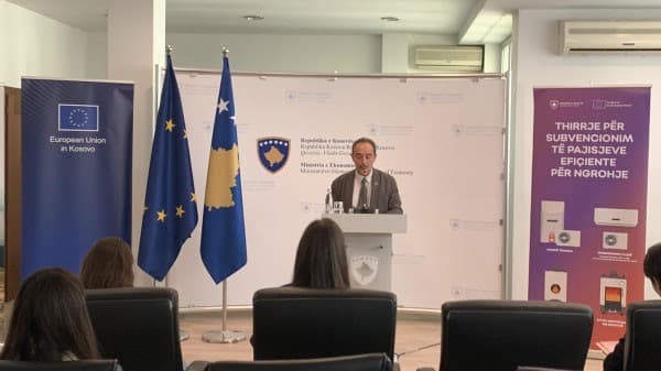 “Ndihma financiare dhe angazhimi politikë i BE-së rifillon kur Qeveria deeskalon situatën në veri”