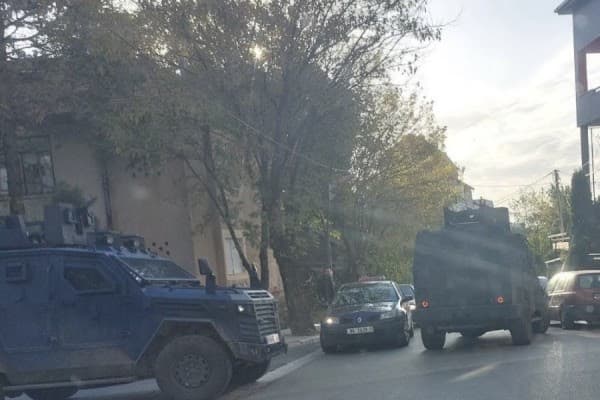 ​Policia bastis vilat e Radojiçiqit