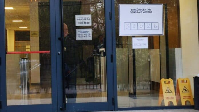 Zgjedhjet përmes peticionit nuk pritet të zgjidhin situatën në veri të Kosovës