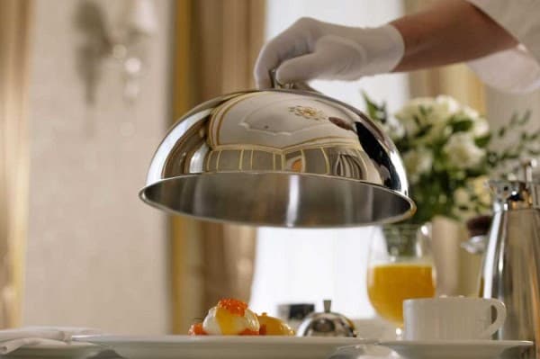 ​Rritet qarkullimi i shërbimeve në hotele dhe numri i punësimit në sektorin e transportit
