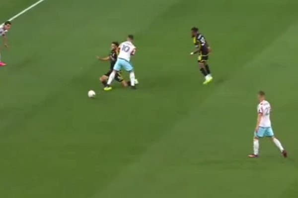 ​Shaqiri ndëshkohet me të kuq në ndeshjen Çikago-Kolumbus