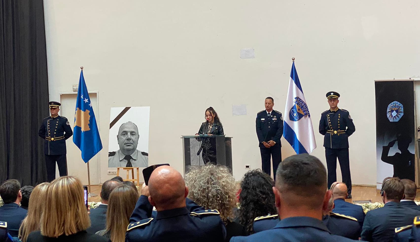 Vajza e policit të vrarë në Veri prek me fjalët për babain: Vendin tënd në shtëpi nuk e zëvendëson askush