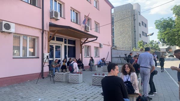 ​S’ka vendim për shtyrjen e afati për lirimin e objektit nga strukturat paralele në veri