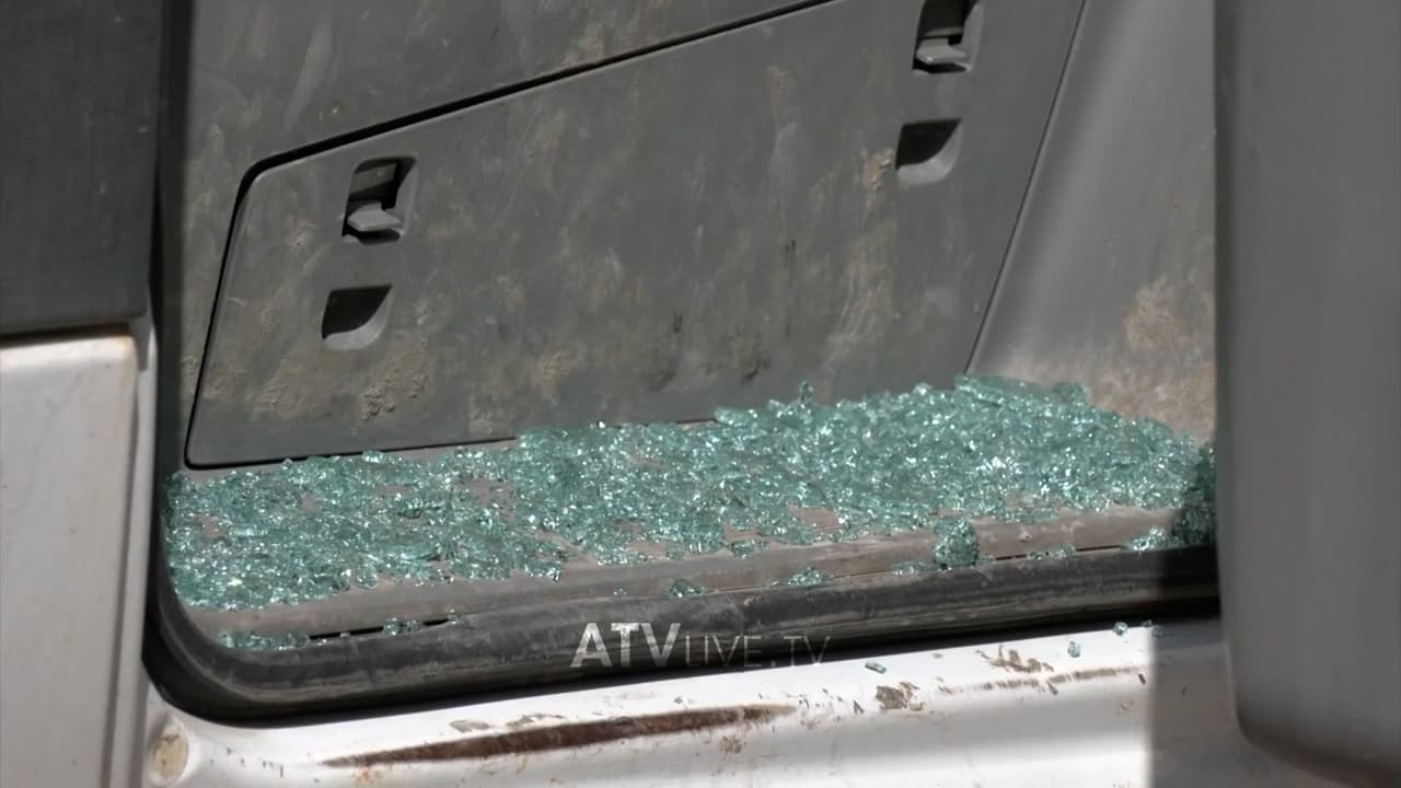Shpërthimin në veri Sveçla e lidh me arrestimin e serbëve për krime lufte