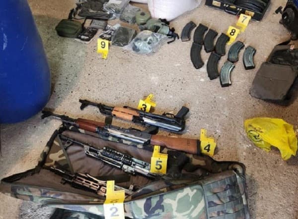 ​Zbulohet sasi e madhe e armatimit në Zveçan, Sveçla: Përdorej për grupet kriminale serbe