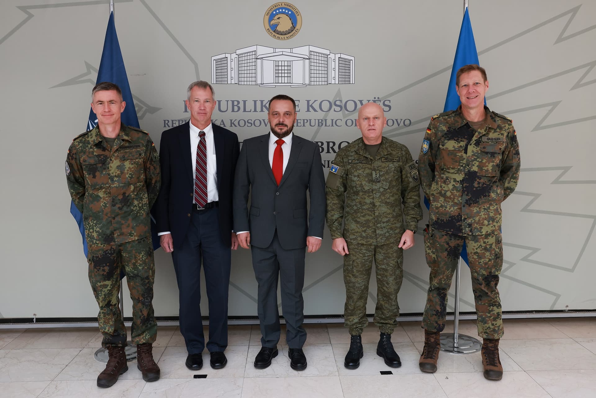 Ministri Maqedonci dhe Gjeneral Jashari pritën në takim Ndihmës Sekretarin e Përgjithshëm të NATO-s për Operacione, Thomas Goffus