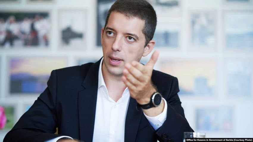 Gjuriq telefonon sekretarin e përgjithshëm të OKB-së, i kërkon atij lirimin e Popoviqit të arrestuar në Kosovë