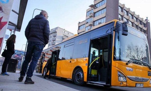 Rama tregon si t’i blini biletat e Trafikut Urban përmes sms: Kondukterët nuk do të mbesin pa punë