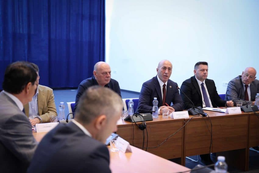 AAK-ja insiston në hetim ndërkombëtar për sulmin në veri – Çeku kërkon ngritjen e kapaciteteve ushtarake e policore