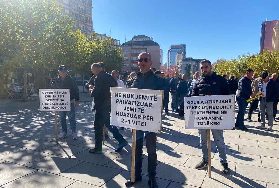 Protestë e Sindikatës së KEK-ut sot, duan rritje dhe t’u paguhet fundjava