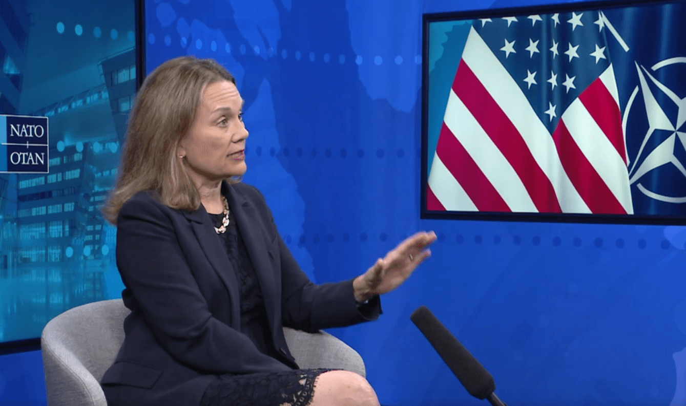 A ka Aleanca plan nëse Serbia e kalon kufirin me Kosovën,çfarë thotë Ambasadorja e SHBA’së në NATO?