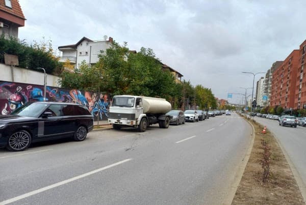 KRU “Prishtina”: Dy autobote janë vendosur për shpërndarje të ujit në rrugën “B”