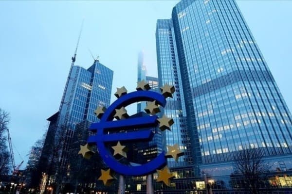 ​Bie vëllimi i shitjeve me pakicë në eurozonë dhe BE më shumë sesa pritej
