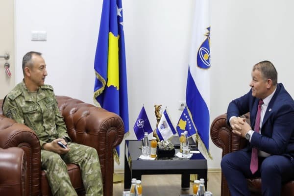 ​Policia e KFOR-i dakordohen për vazhdimin e bashkëpunimit në shtimin e sigurisë