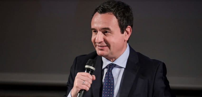 Kurti: Hapja e korridoreve ajrore me Shqipërinë sjell përfitime mjedisore dhe ekonomike