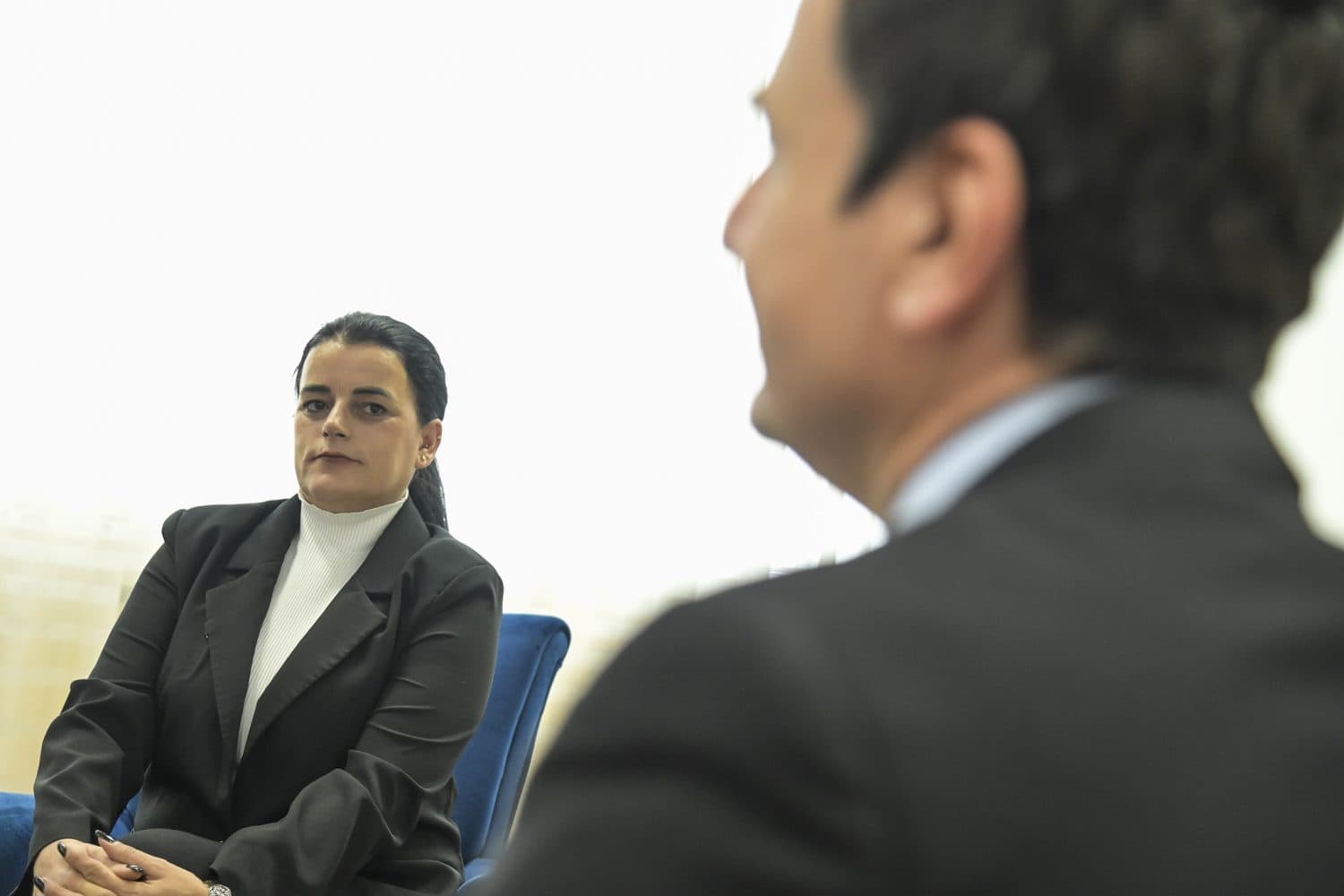 Kurti takohet me Vasfije Krasniqin, flasin për dokumentimin dhe hulumtimin e krimeve të kryera gjatë luftës