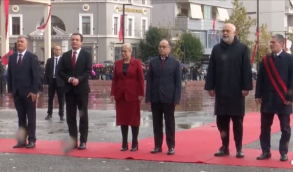 Kurti e Rama bëhen bashkë në shënimin e 28 Nëntorit në Vlorë