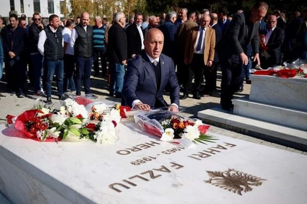 ​Haradinaj kujton heronjtë Afrim Zhitia e Fahri Fazliu: Jeta dhe vepra e tyre motivuan brezat për çlirim
