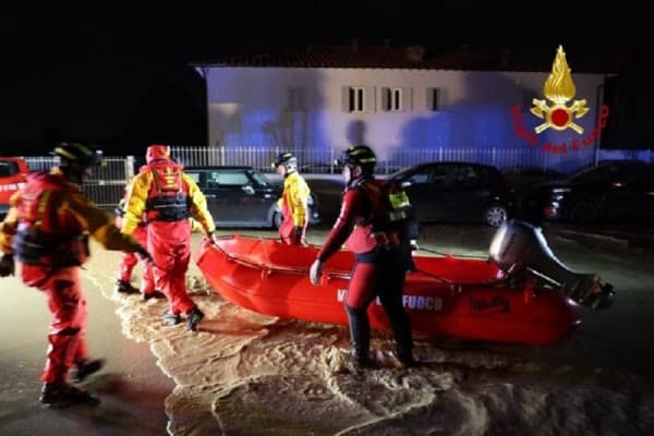 Gjendet i vdekur një person i zhdukur pas përmbytjeve në Toskana