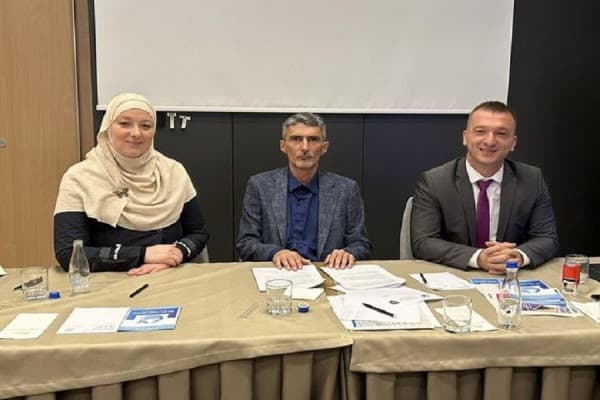 Kadri Bytyqi zgjidhet kryetar i ri i Odës së Farmacistëve të Kosovës