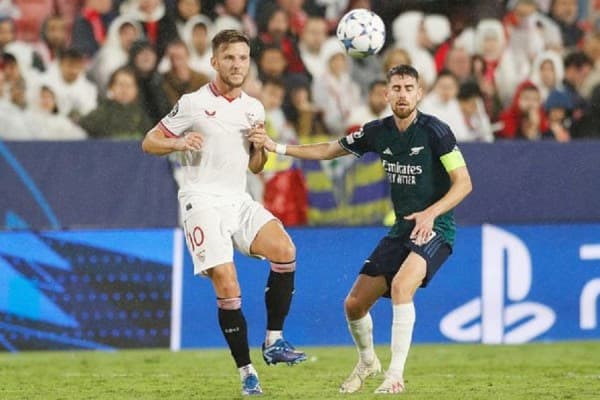Arsenal-Sevilla, formacionet e mundshme