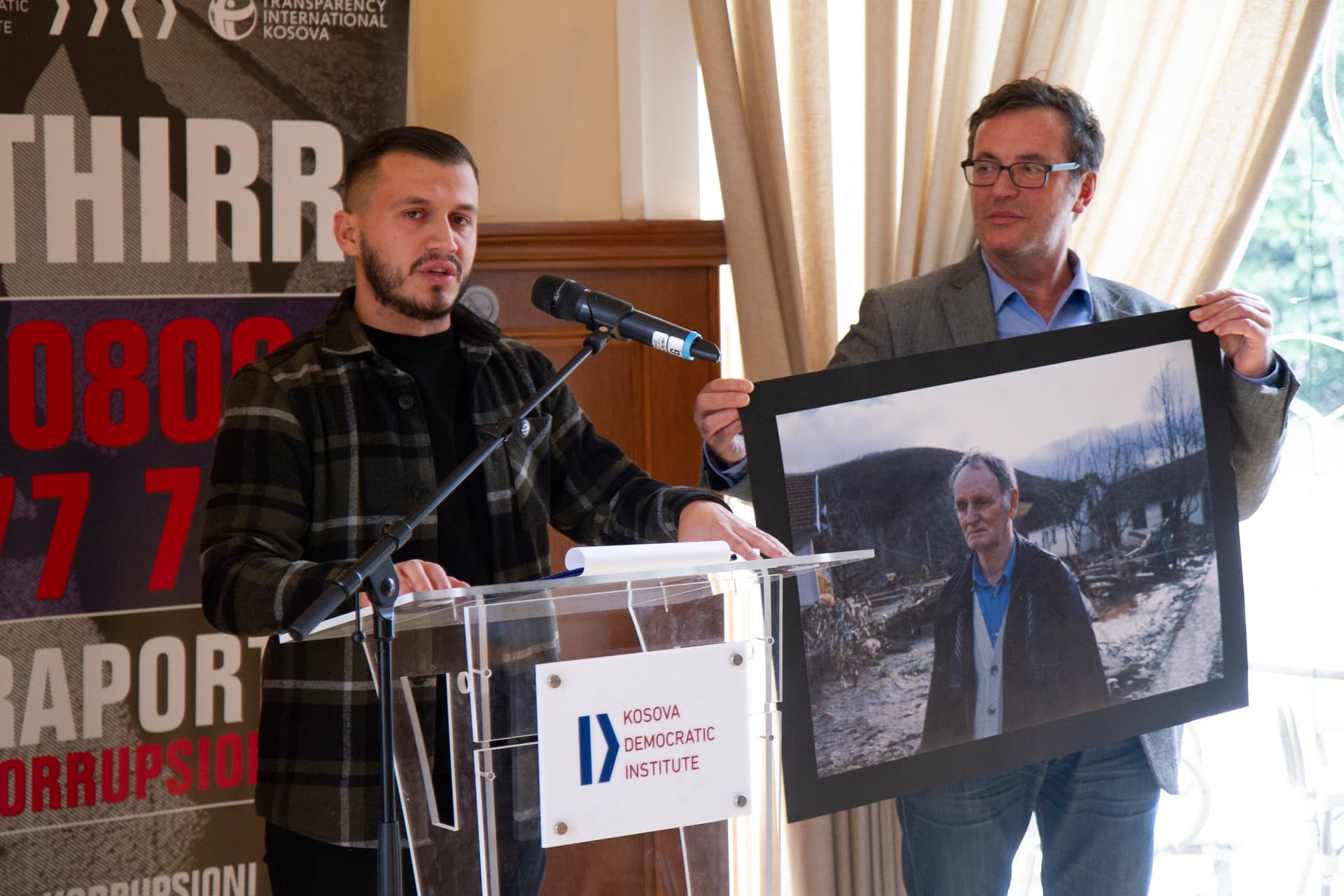 Gazetari Arian Hajdaraj fiton çmimin e parë për foton më të mirë kundër korrupsionit 2023
