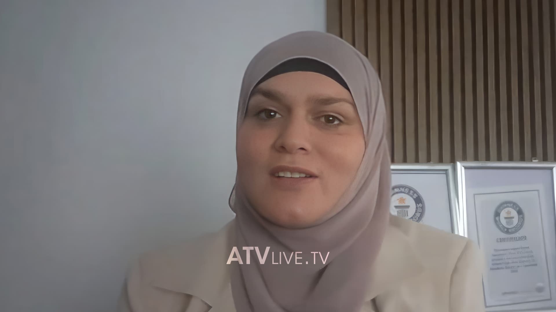 Për herë të katërt në librin “Guinness”, Arbnora Idrizi: Jam krenare që flamuri kombëtar ka hyrë në rekordin si projekti më i madh në botë
