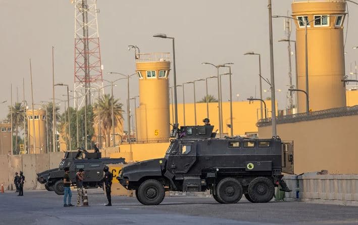 Ambasada e ShBA-së në Bagdad goditet nga disa raketa