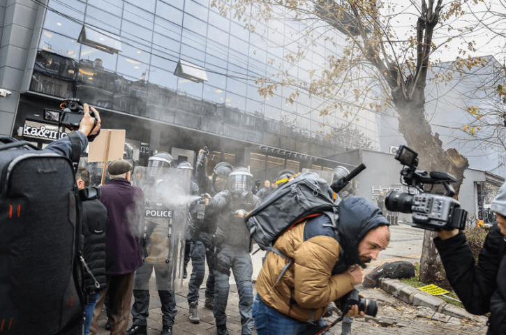 Lirohen gjashtë aktivistët e PSD-së, të arrestuar në protestën kundër Trëndafiloves