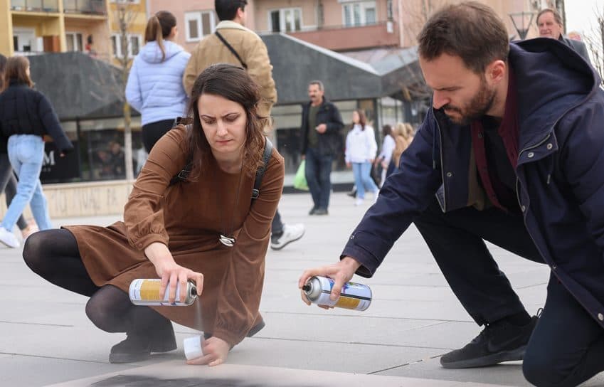 Rezultatet e PISA-s, Partia Socialdemokrate organizon aksion simbolik para MAShTI-t