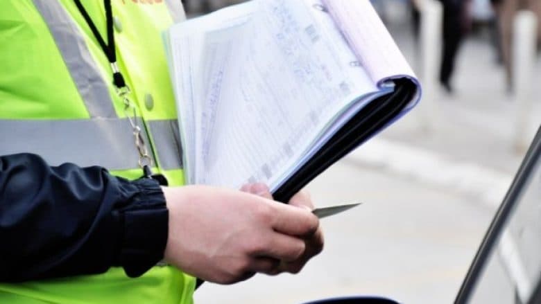 Policia shqipton mbi 2 mijë gjoba trafiku në 24 orët e fundit