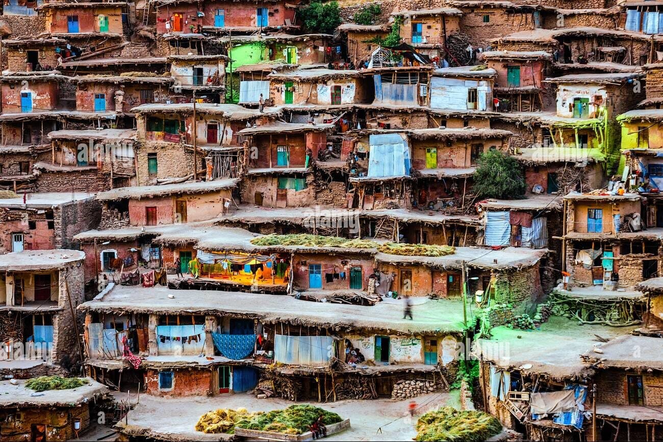 Çatitë e shtëpive në fshatin Sar Agha Seyed në Iran përdorën si rrugë