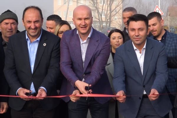 Përurohet rruga tranzit e Shtimes që lidh Lipjanin, Ferizajin dhe Prishtinën