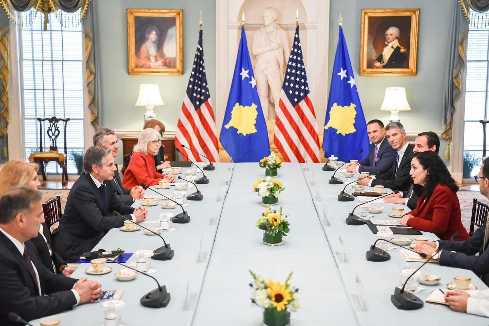 Presidentja Osmani pret që Kongresi do ta miratojë shitjen e raketave “Javelin” për Kosovën