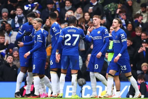 Chelsea merr fitoren e tretë radhazi në Premier Ligë, për herë të parë pas 15 muajve