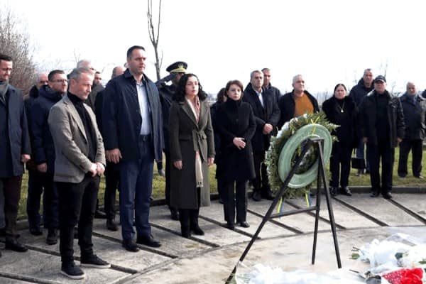 Përkujtohen vëllezërit Gërvalla, krerët e shetit: Pararendës të UÇK-së