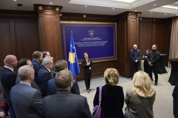Gërvalla priti korin diplomatik të akredituar në Kosovë