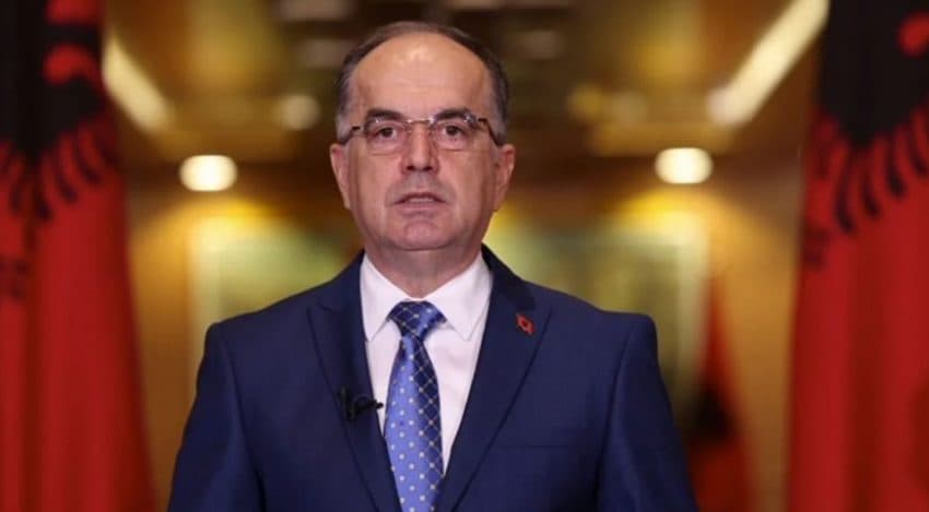 Presidenti Begaj uron shqiptarët për Vitin e Ri: Familja dhe puna e ndershme, forca jonë më e madhe